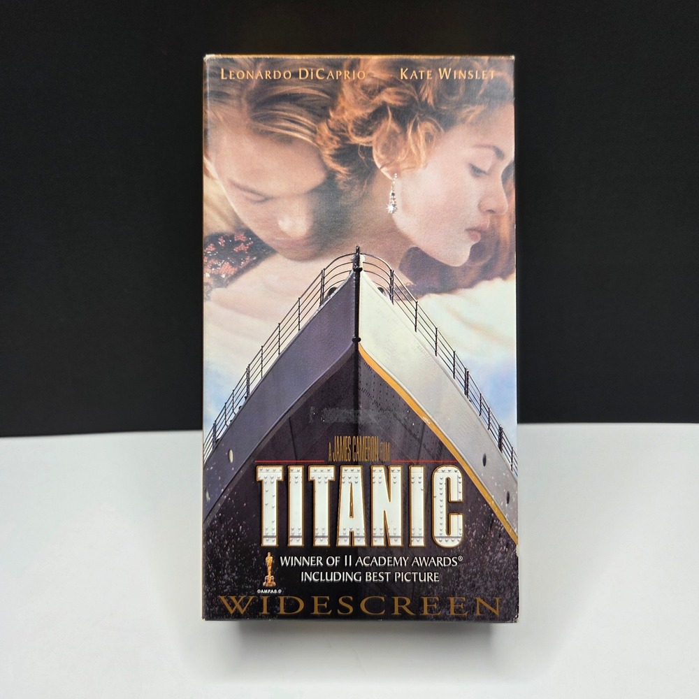 Paramount Titanic VHS Movie Widescreen 2-Tape Set VTG 1997 Drama Leo DiCaprio